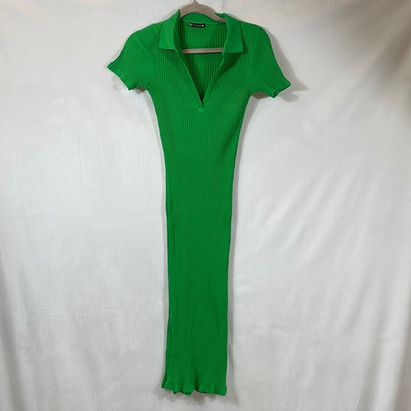 Zara Dresses & Skirts - Zara Dress Size M Bright Green midi length. V neckline with collar.